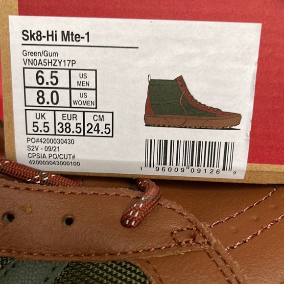 Vans Sk8-Hi Mte-1
Green/Gum
VNOA5HZY17P
WMNS boots - sneakers - Picture 16 of 16
